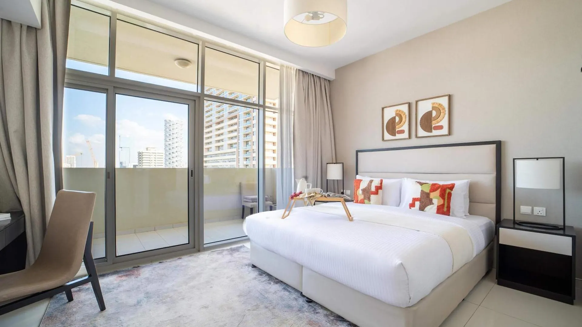 Frank Porter - Damac Tower 108 - 1Br Dubai