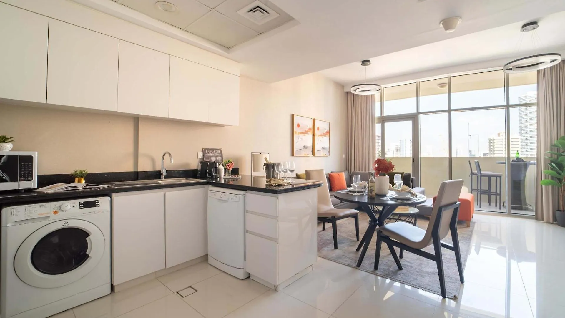 Frank Porter - Damac Tower 108 - 1Br Dubai Apartment