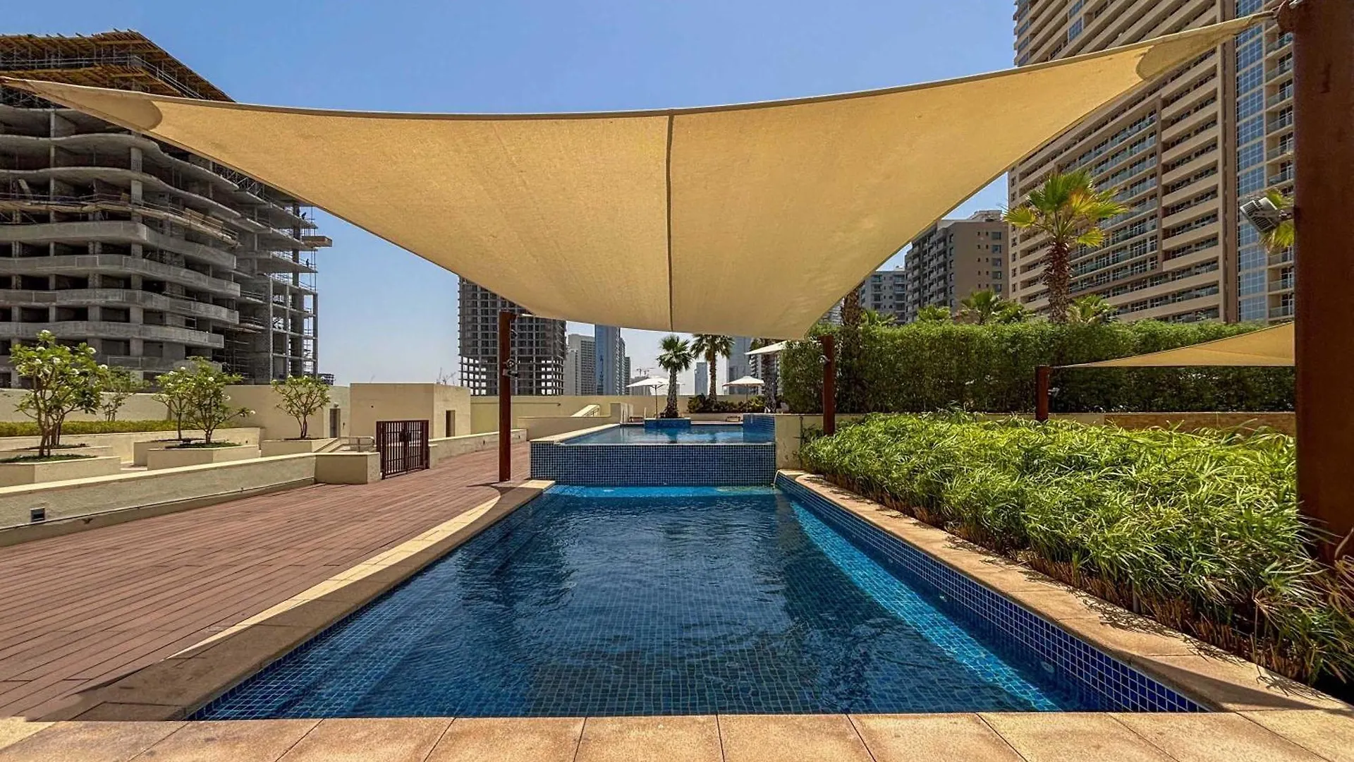 Apartment Frank Porter - Damac Tower 108 - 1Br Dubai